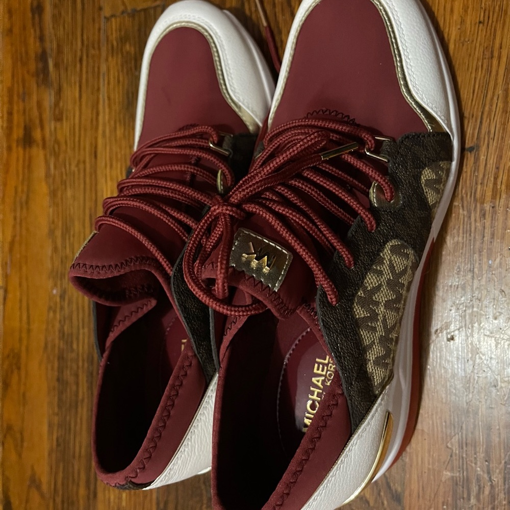 Michael Kors size 9